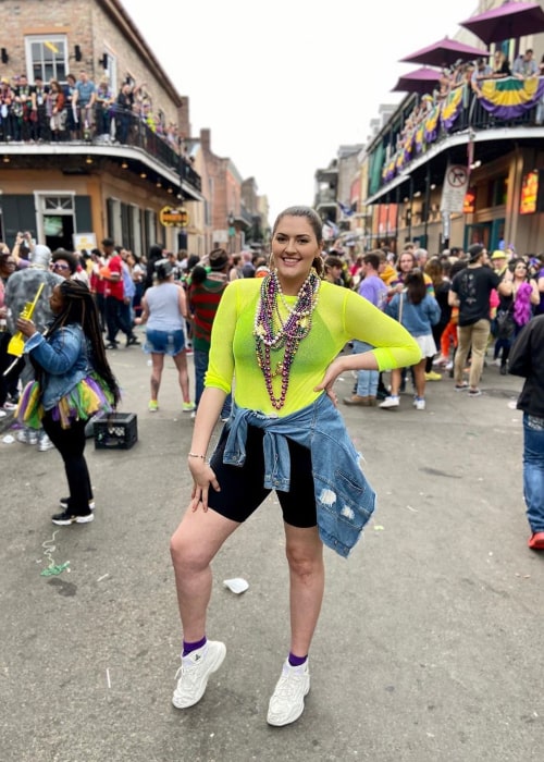 Stefanie Dolson na prehliadke Mardi Gras v New Orleans vo februári 2020