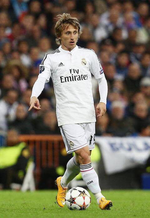 Real Madrid-spiller, Luka Modric, der spiller et skud