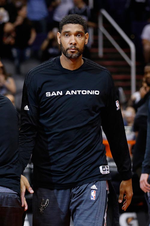 Tim Duncan ennen ottelua San Antonio Spursin ja Phoenix Sunsin välillä 21. helmikuuta 2016