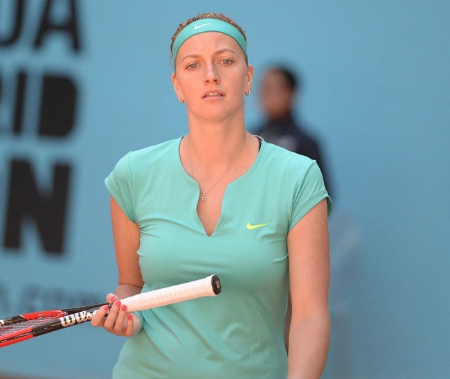 Petra Kvitová κατά τη διάρκεια ενός τουρνουά τον Μάιο του 2015