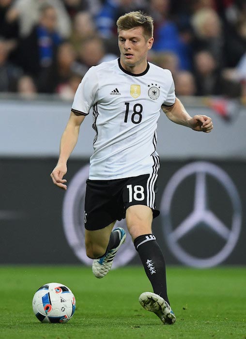 Ο Toni Kroos σε δράση κατά τη διάρκεια ενός παιχνιδιού μεταξύ Γερμανίας και Ιταλίας στις 29 Μαρτίου 2016 στο Μόναχο της Γερμανίας