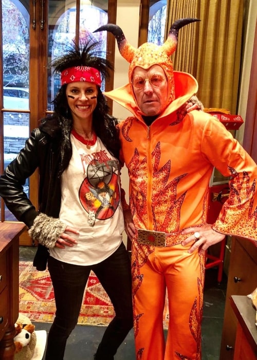 Ο Λανς Άρμστρονγκ και η κοπέλα του με διασκεδαστικά κοστούμια για το αποκριάτικο πάρτι τον Νοέμβριο του 2019