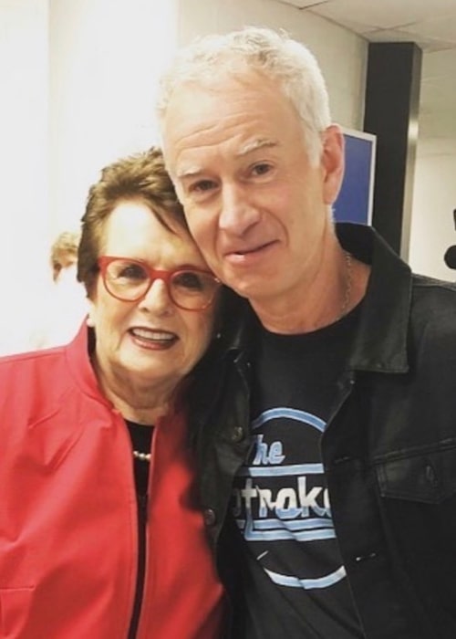 John McEnroe og med -tennislegenden Billie Jean King, set i juli 2019