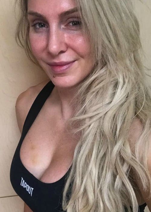 Charlotte Flair i en Instagram -selfie sett i mars 2018