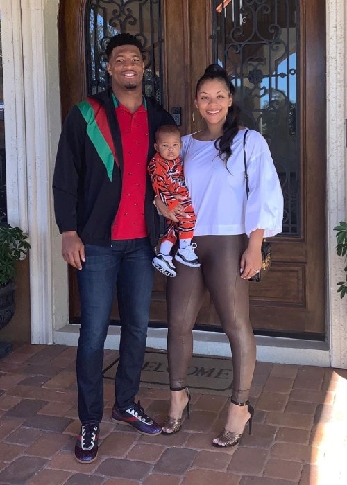 Jameis Winston med familien sett i mai 2019