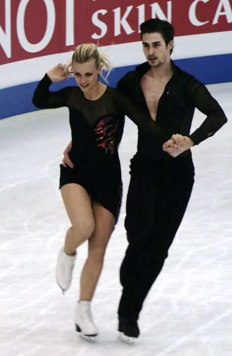 Η Madison Hubbell και ο Zachary Donohue κατά τη διάρκεια ενός διαγωνισμού πατινάζ το 2012