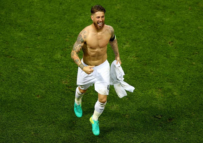 Sergio Ramos shirtless fejrer UEFA Champions League -titlen, efter at hans hold Real Madrid formåede at slå Atletico Madrid i finalen 28. maj 2016