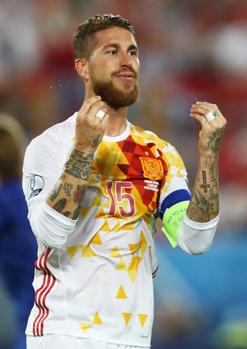 Sergio Ramos během zápasu skupiny D UEFA Euro 2016 skupiny D mezi Španělskem a Chorvatskem 21. června 2016