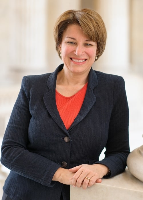 Officielt portræt af den amerikanske senator Amy Klobuchar i marts 2013