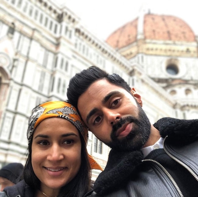 Hasan Minhaj i en selfie med sin kone Beena Patel