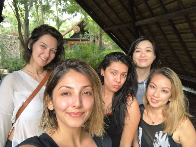 (Vasemmalta oikealle) Geovanna Antoinette tyttöretkellä Tiffany Del Realin, Nikki Limon, Julia Chow'n ja Christinan kanssa joulukuussa 2018