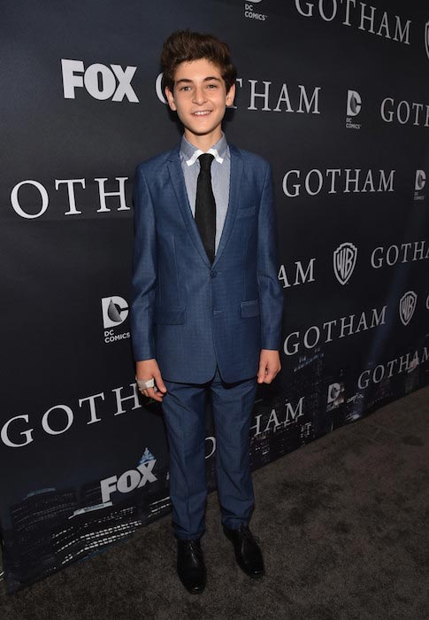 Ο David Mazouz στην προβολή του τελικού της σεζόν Gotham του Fox τον Απρίλιο του 2015