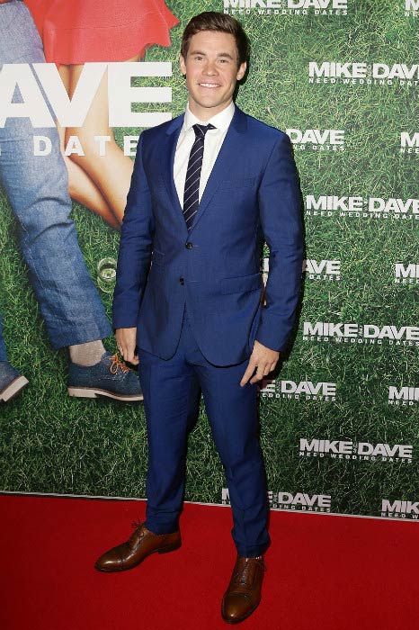 Adam DeVine na oboževalni premieri "Mike in Dave Need Wedding Dates" julija 2016