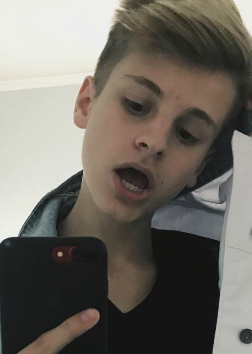 Ο Mark Thomas σε μια selfie στο Instagram τον Οκτώβριο του 2017
