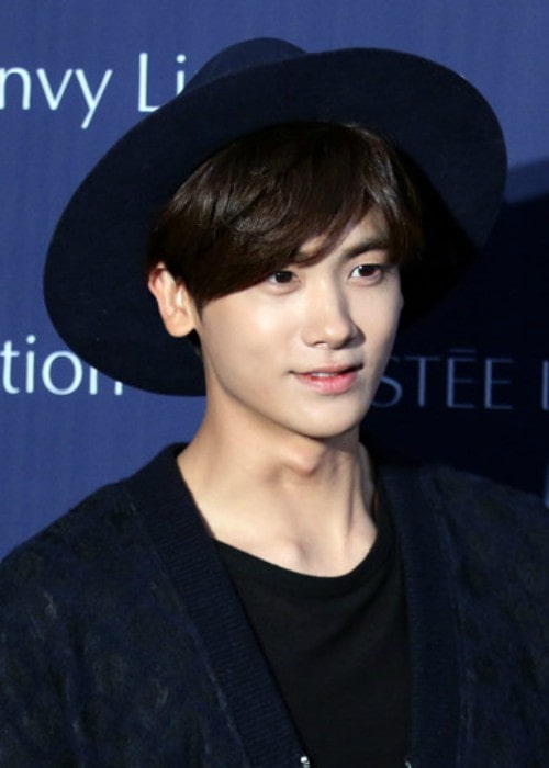 Park Hyung-sik set i september 2015