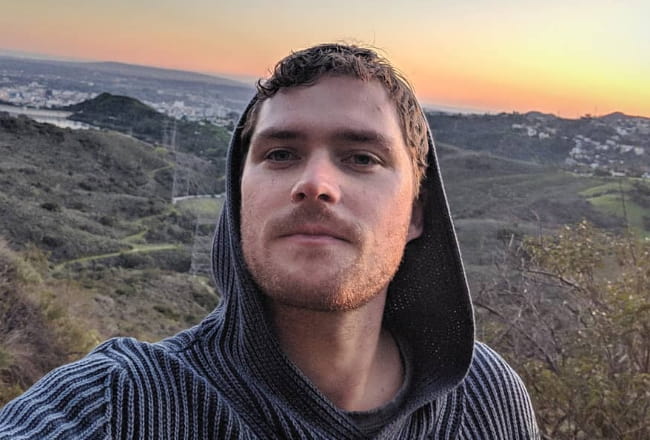 Ο Φιν Τζόουνς σε μια selfie στο Instagram όπως φαίνεται τον Φεβρουάριο του 2019