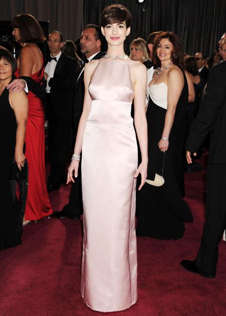 Výška a hmotnosť Anne Hathaway
