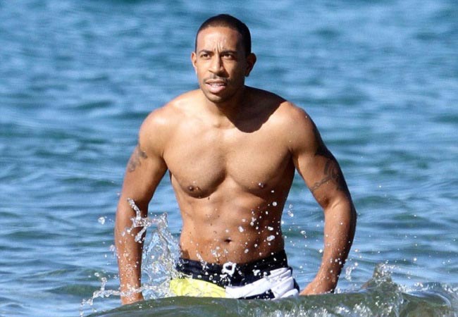 Ludacris skjorteløs krop