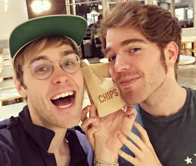 Garrett Watts (venstre) og Shane Dawson i en selfie i april 2016