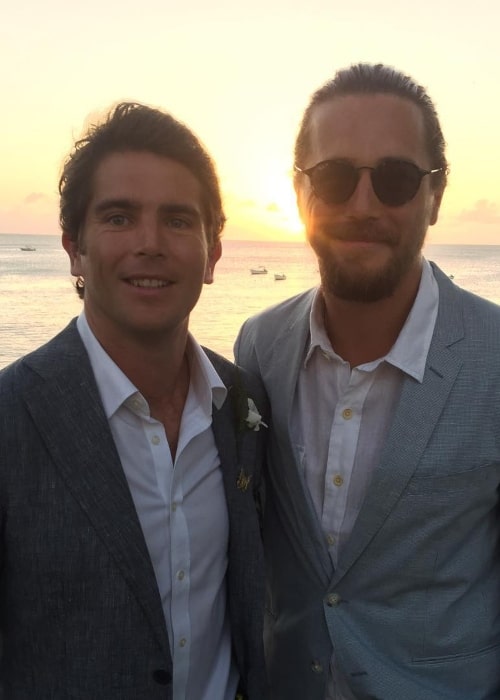 Ο Ben Robson όπως φαίνεται σε μια φωτογραφία που τραβήχτηκε με τον μικρότερο αδελφό του James τον Νοέμβριο του 2018 στα Μπαρμπάντος