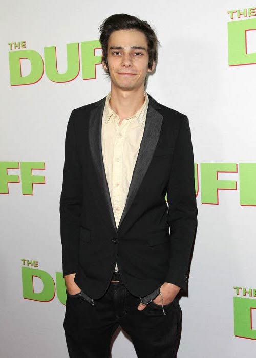 Devon Bostick na špeciálnom premietaní filmu THE DUFF v Los Angeles vo februári 2015