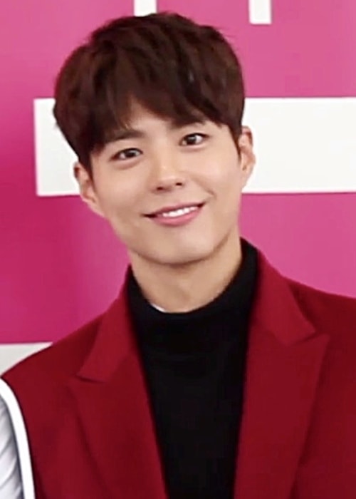 Park Bo-gum set som smilende på et billede på HanaTour fansign i november 2016