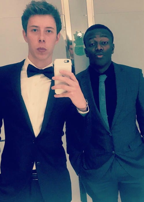 Calfreezy (Αριστερά) και KSI σε μια selfie στο Instagram τον Φεβρουάριο του 2017