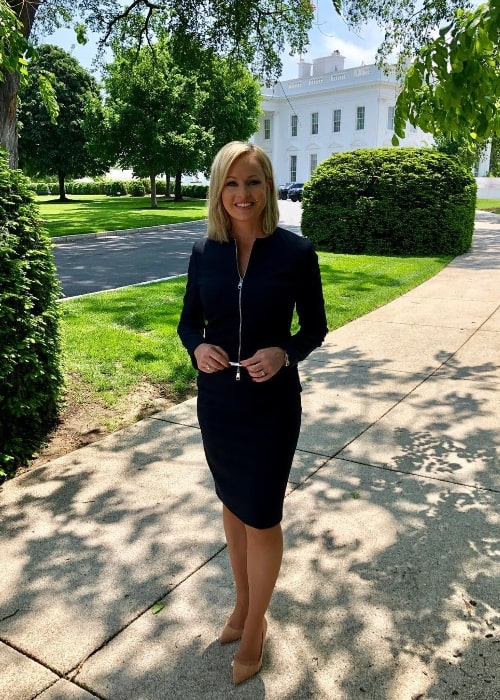 Sandra Smith nähdään poseeraamassa Valkoisessa talossa toukokuussa 2019