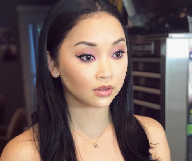 Lana Condor iført makeup af Anton Khachaturian i maj 2018