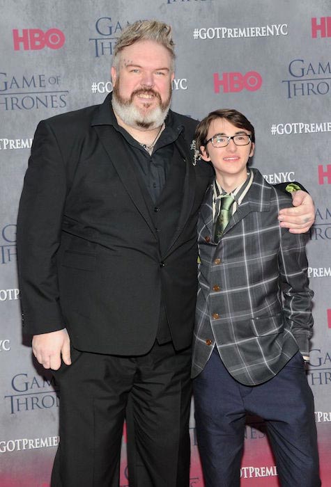 Kristian Nairn s Isaacem Hempsteadem Wrightem na premiéře 4. sezóny Game of Thrones v březnu 2014