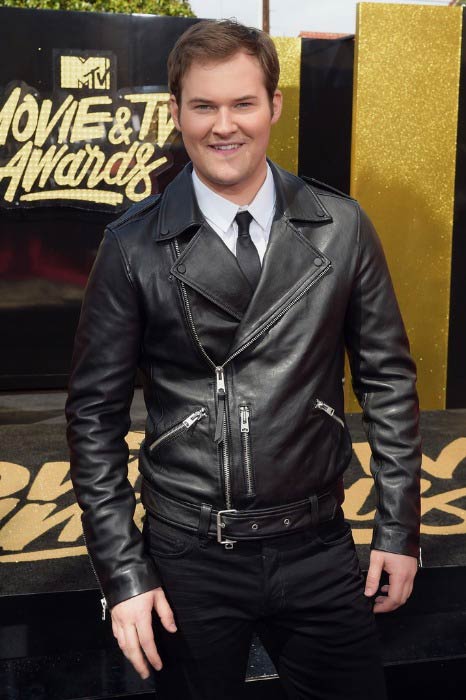Justin Prentice na podelitvi filmskih in televizijskih nagrad MTV maja 2017