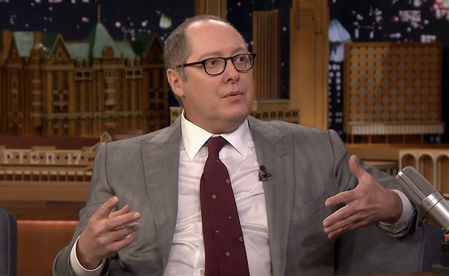 Ο James Spader στην εκπομπή The Tonight με πρωταγωνιστή τον Jimmy Fallon τον Ιανουάριο του 2019