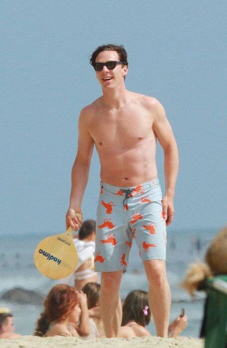 Benedict Cumberbatch na plaži v Kanadi leta 2014