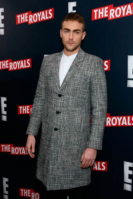 Tom Austen ved The Royals New York -serien havde premiere i marts 2015