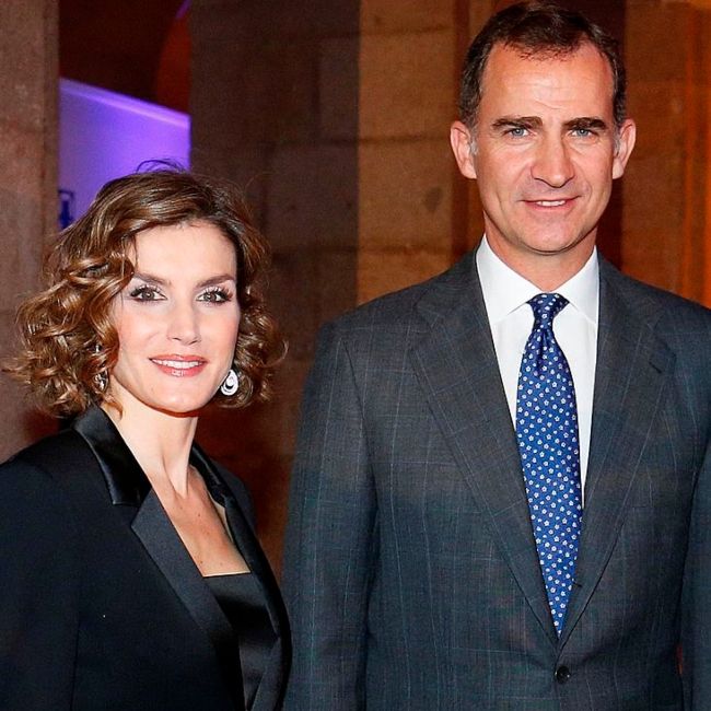 Kuningas vaimonsa kanssa Espanjan kuningatar Letizia 24. marraskuuta 2015