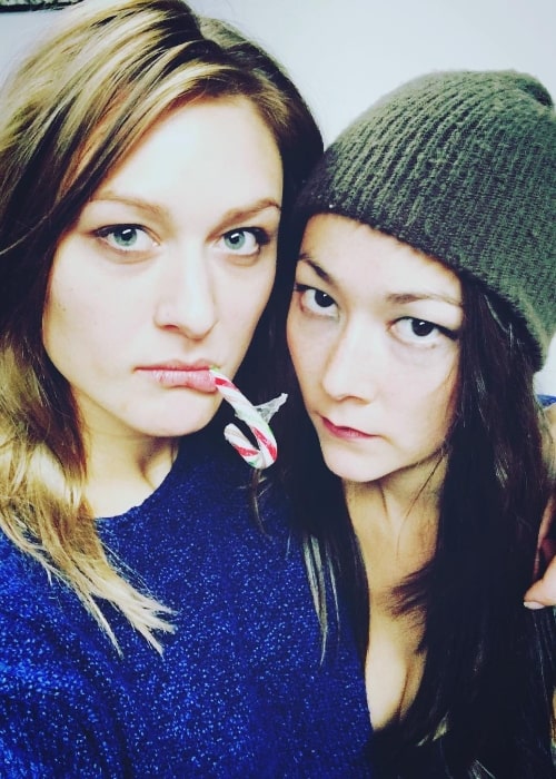 Emily Piggford (højre) set i et selfie sammen med Alex Jade i november 2017
