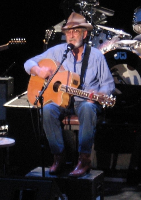 Don Williams set som en optræden i en koncert på Burton Cummings Theatre i Winnipeg, Manitoba, Canada den 5. november 2006
