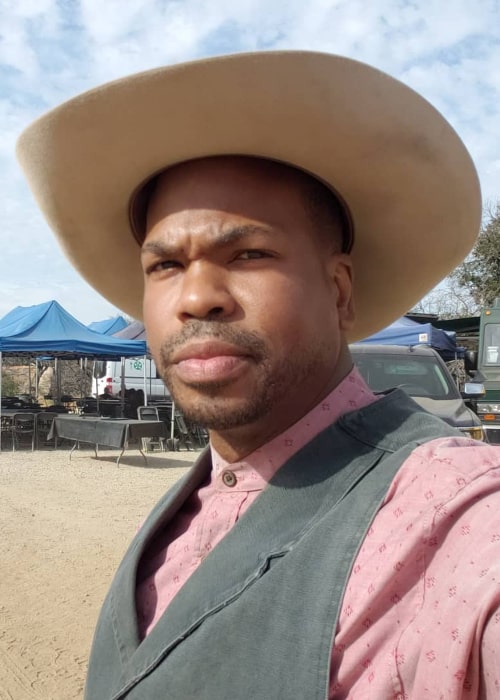 Tyrone Magnus ved optagelserne til en tv-serie i november 2019