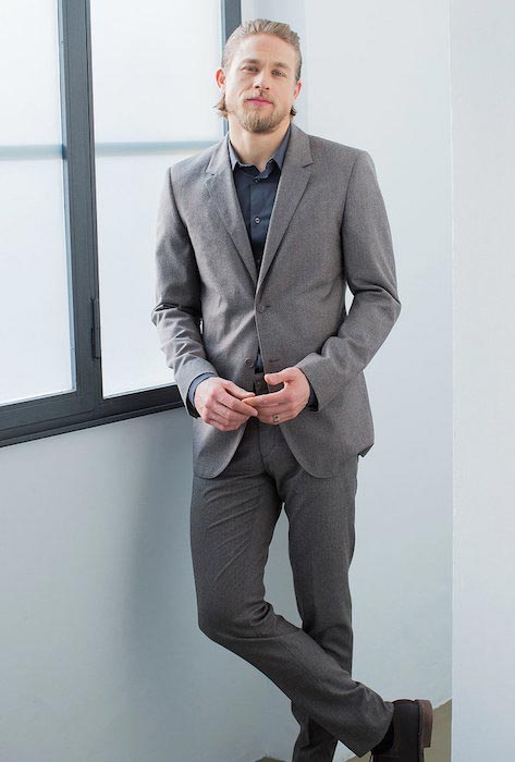 Ο Charlie Hunnam στην Εβδομάδα Μόδας του Μιλάνου 2015