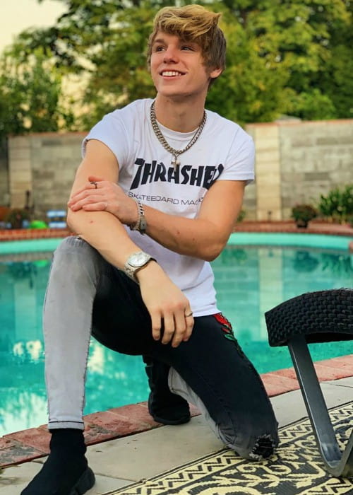 Ο Jonas Bridges σε μια ανάρτηση στο Instagram τον Οκτώβριο του 2019