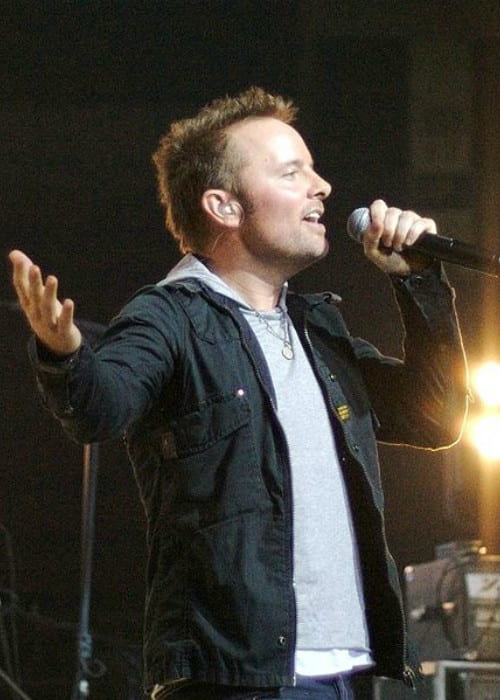 Chris Tomlin κατά τη διάρκεια συναυλίας τον Νοέμβριο του 2007