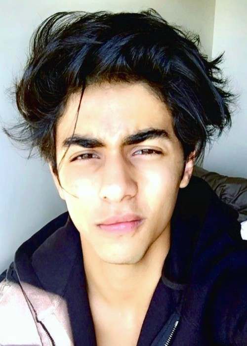 Aryan Khan i en selfie set i december 2016
