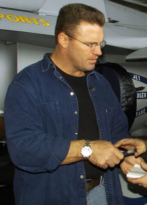 Howie Long som set i december 2000