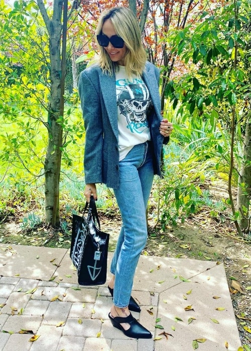 Tish Cyrus set, mens hun poserede til et billede i Los Angeles, Californien i marts 2019