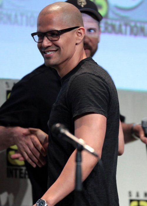 Ο Jay Hernández μιλώντας στο San Diego Comic Con International 2015