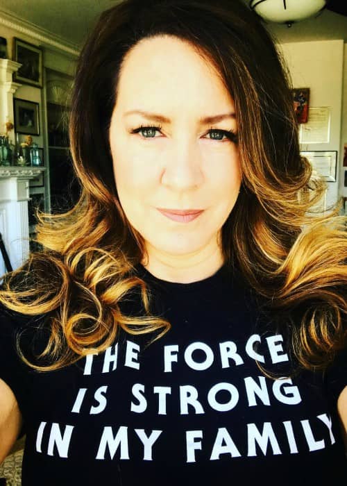 Η Joely Fisher σε μια selfie στο Instagram όπως φαίνεται τον Μάιο του 2018