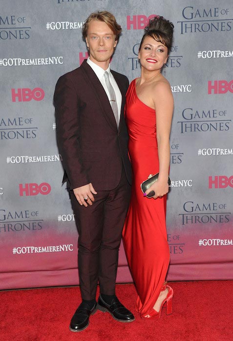 Ο Jaime Winstone και η Alfie Allen στην πρεμιέρα της 4ης σεζόν του «Game of Thrones» στη Νέα Υόρκη στις 18 Μαρτίου 2014