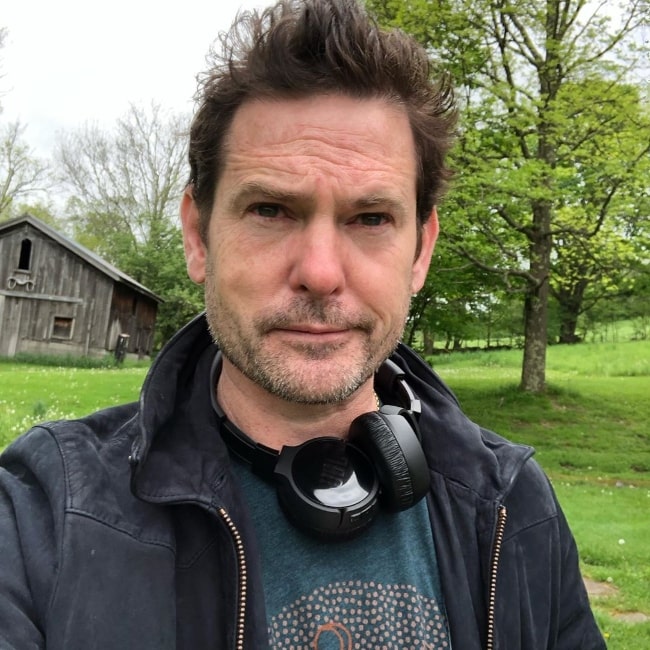 Henry Thomas som set, mens han klikkede på en selfie i New York, USA i maj 2019