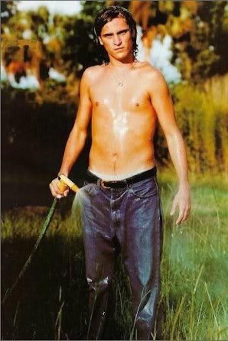 Joaquin Phoenix telo brez srajce