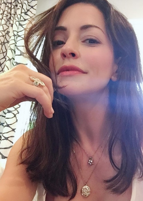 Emmanuelle Vaugier i en selfie i Los Angeles, Californien i august 2018